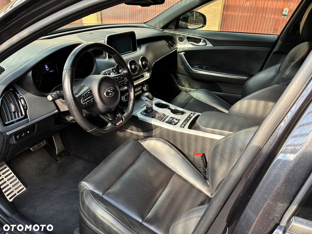 Kia Stinger - 9