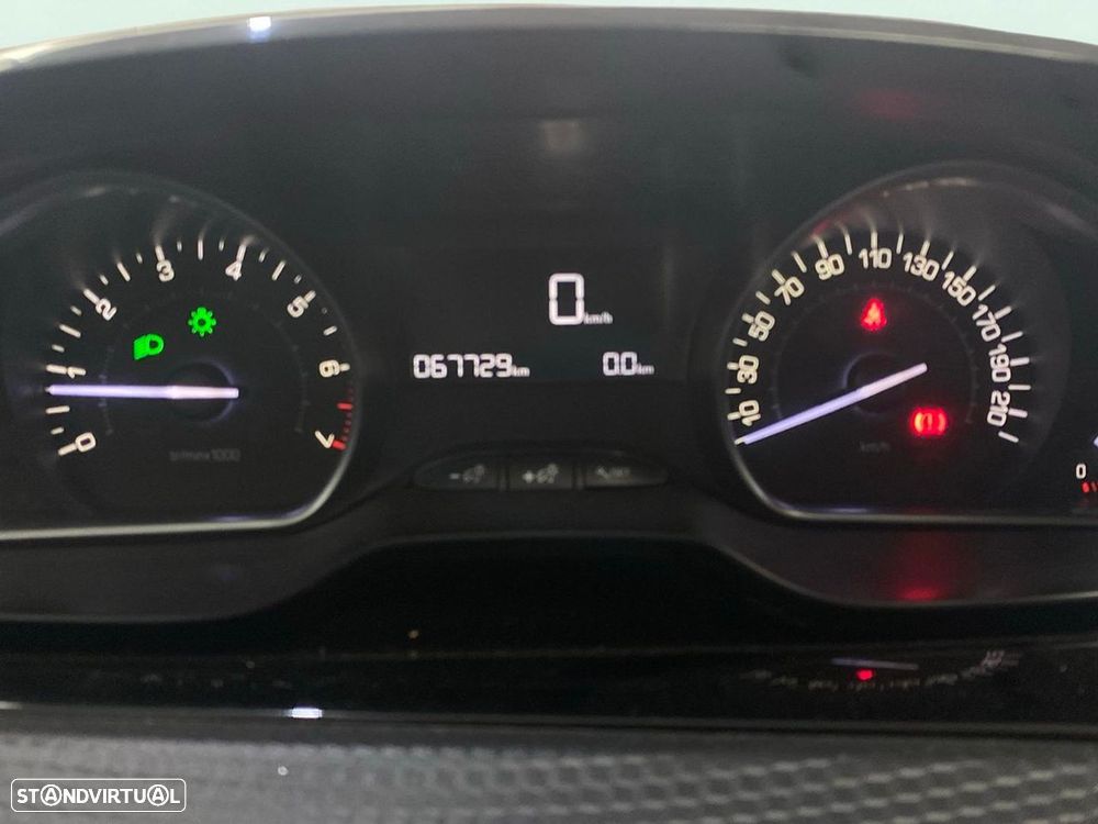 Peugeot 2008 1.2 PureTech Active - 12