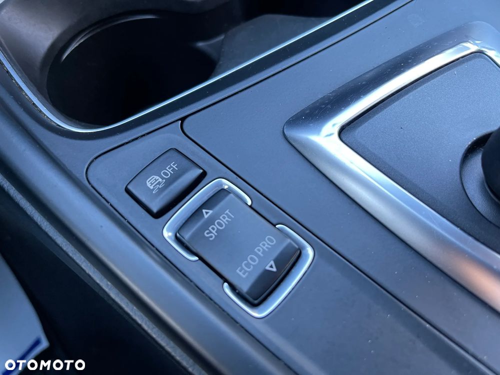 BMW Seria 3 318d Blue Performance Modern Line - 14