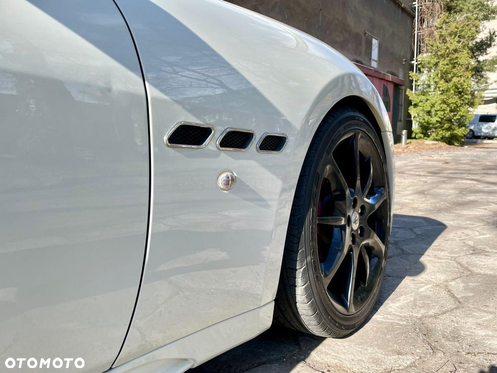 Maserati GranTurismo S Automatik - 13