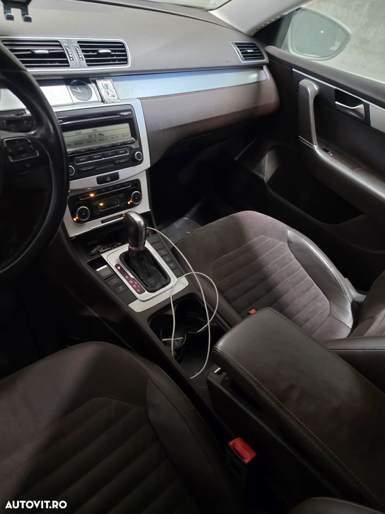 Volkswagen Passat 2.0 TDI DSG BlueMotion Technology Exclusive - 8