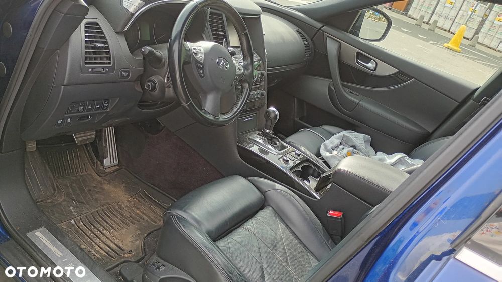 Infiniti QX70 3.7 S Premium - 9