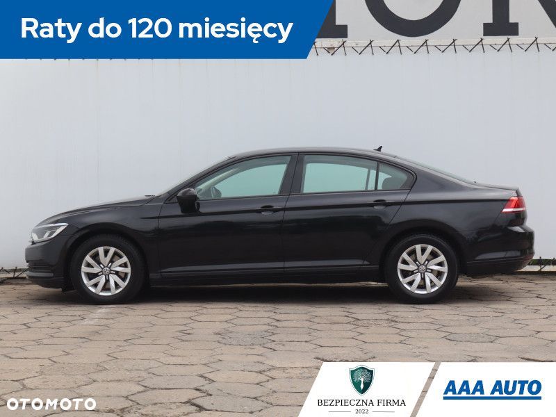 Volkswagen Passat - 4