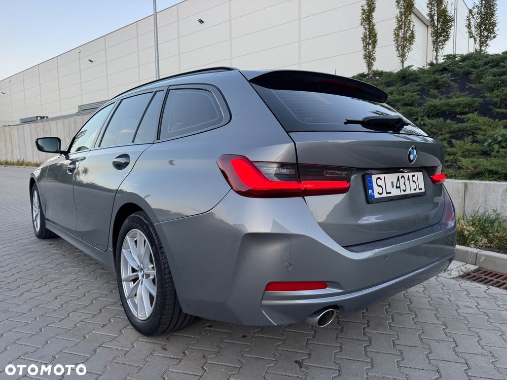 BMW 3 Series 2022 photo 3