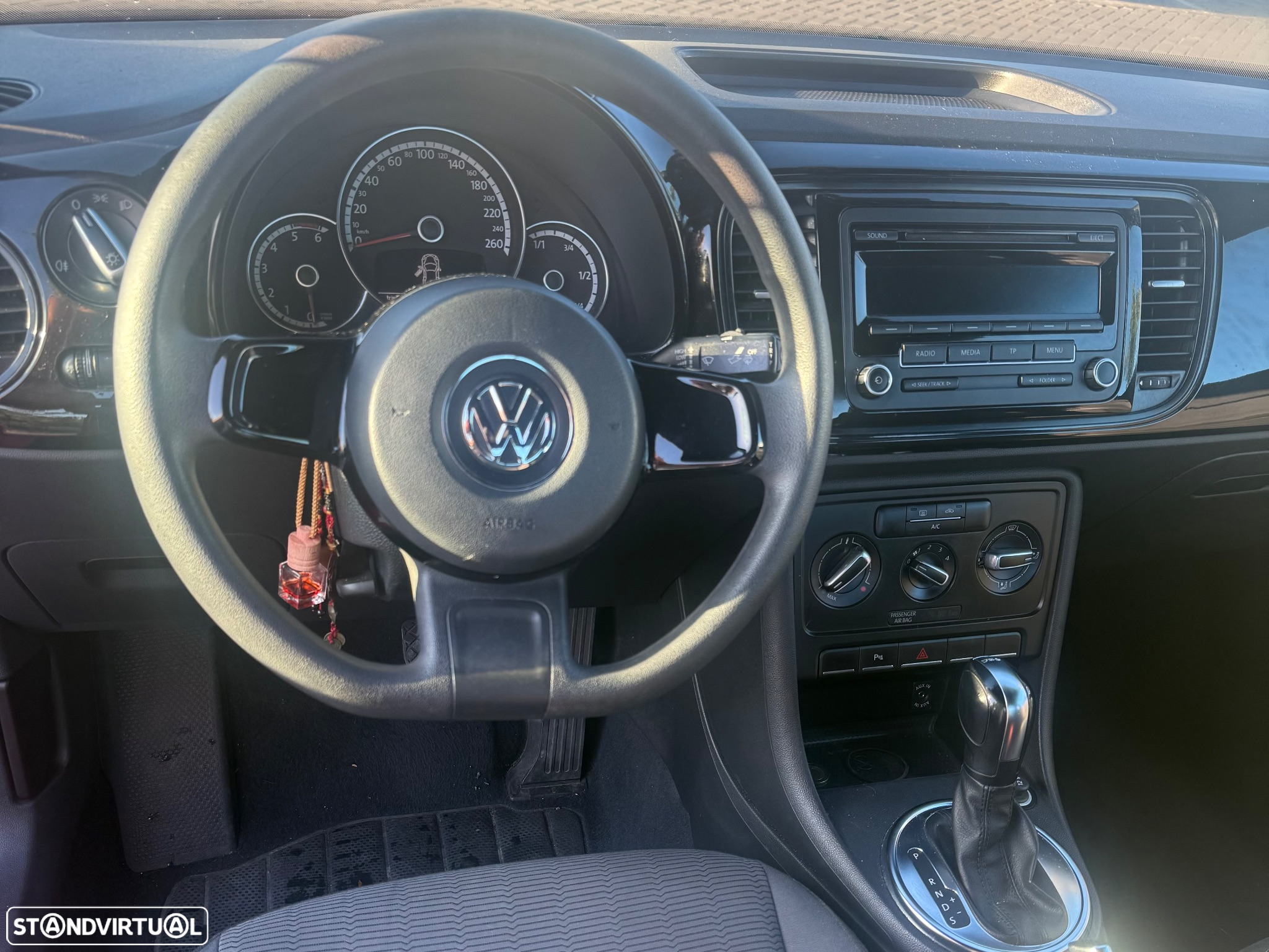 VW New Beetle 1.6 TDi Design DSG - 18