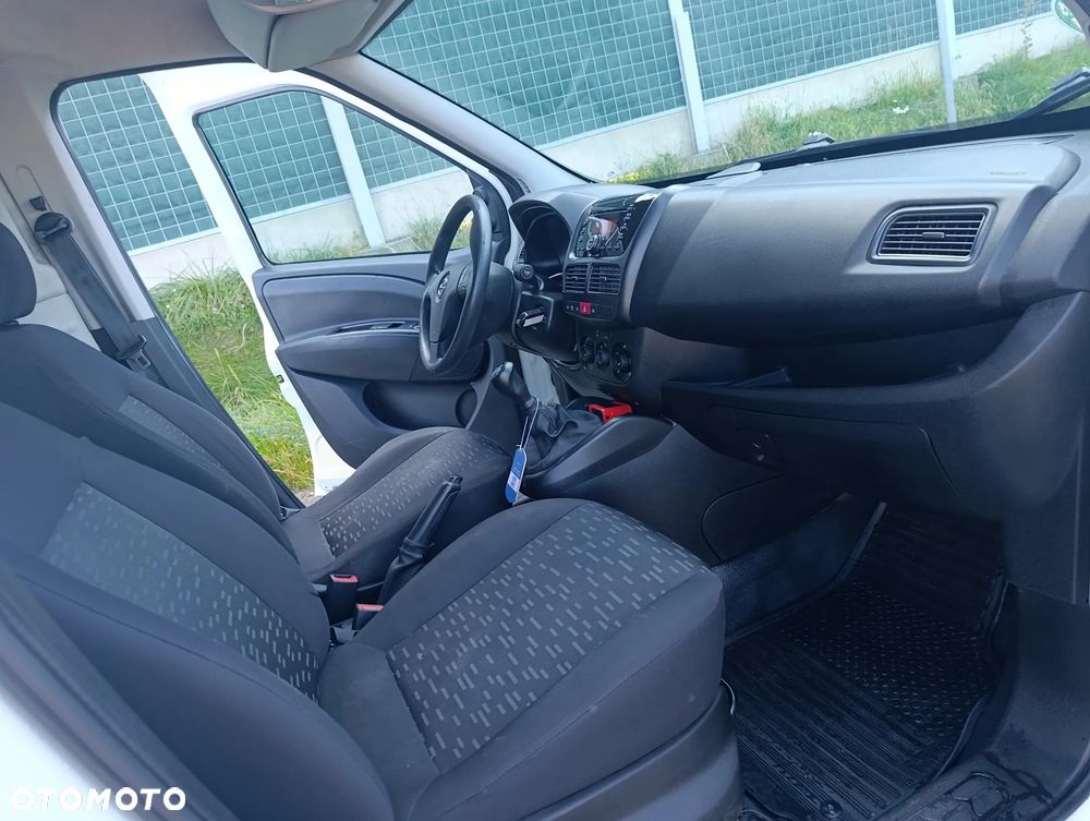 Opel COMBO - 18