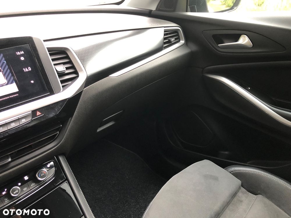 Opel Grandland X 1.6 T Design Line S&S - 21