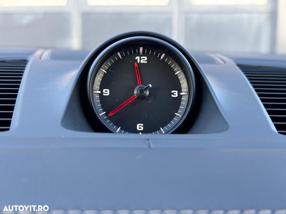 Porsche Cayenne Tiptronic S Platinum Edition - 26