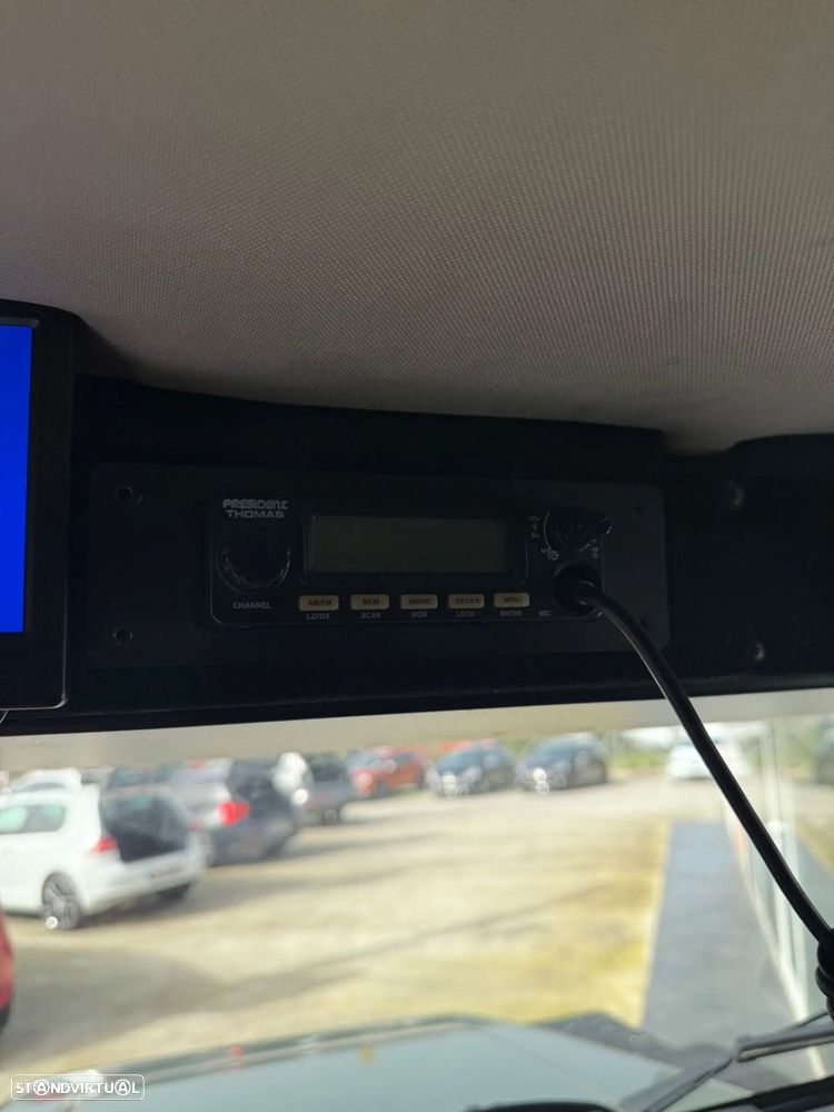 Land Rover Defender - 16