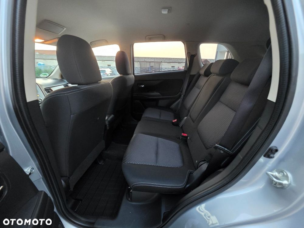 Mitsubishi Outlander - 18
