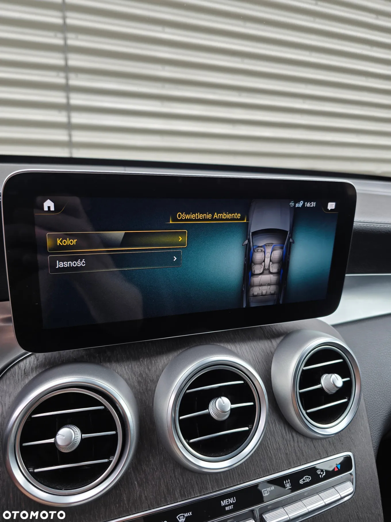 Mercedes-Benz GLC 300 d 4Matic 9G-TRONIC AMG Line - 29