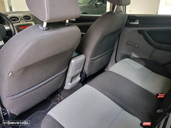Ford Focus SW 1.4 16V Trend - 47