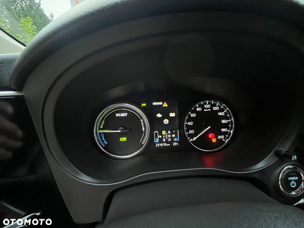 Mitsubishi Outlander - 20