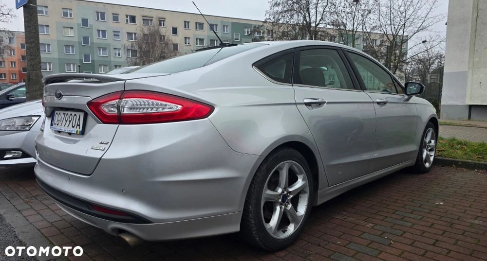 Ford Fusion - 2