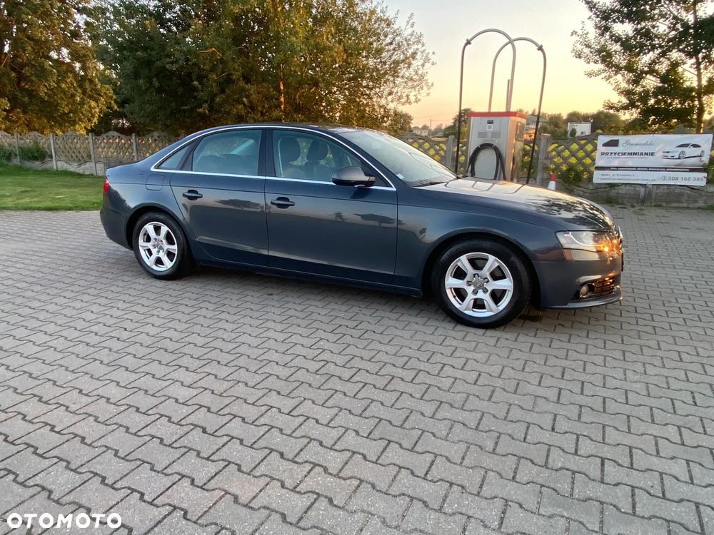 Audi A4 Limousine - 3