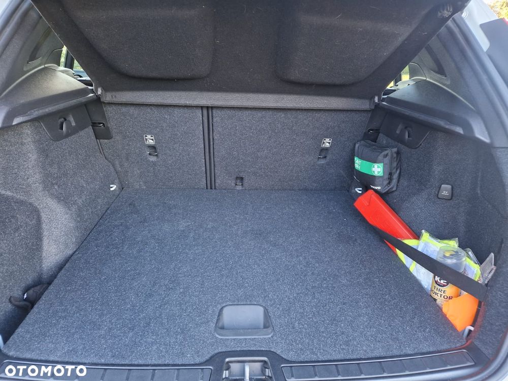 Volvo XC 40 T3 Momentum Core - 25
