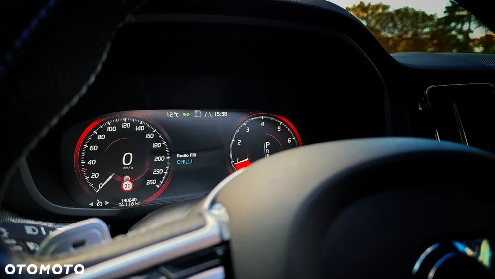 Volvo XC 60 T5 AWD Geartronic RDesign - 24