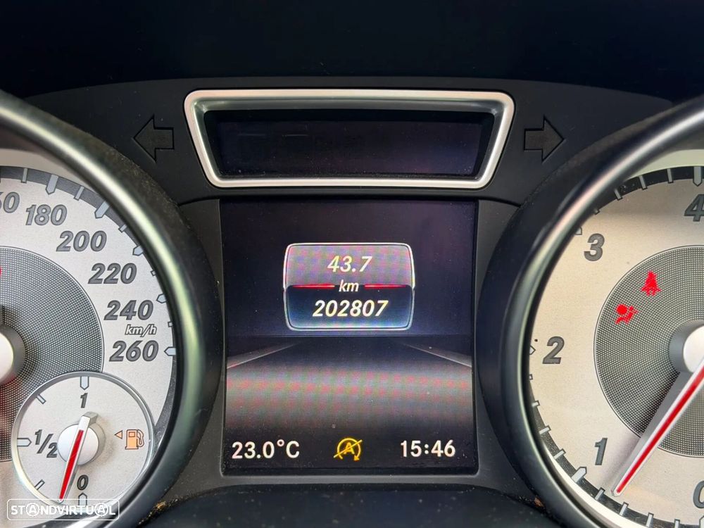 Mercedes-Benz CLA 220 d Shooting Brake AMG Line Aut. - 20