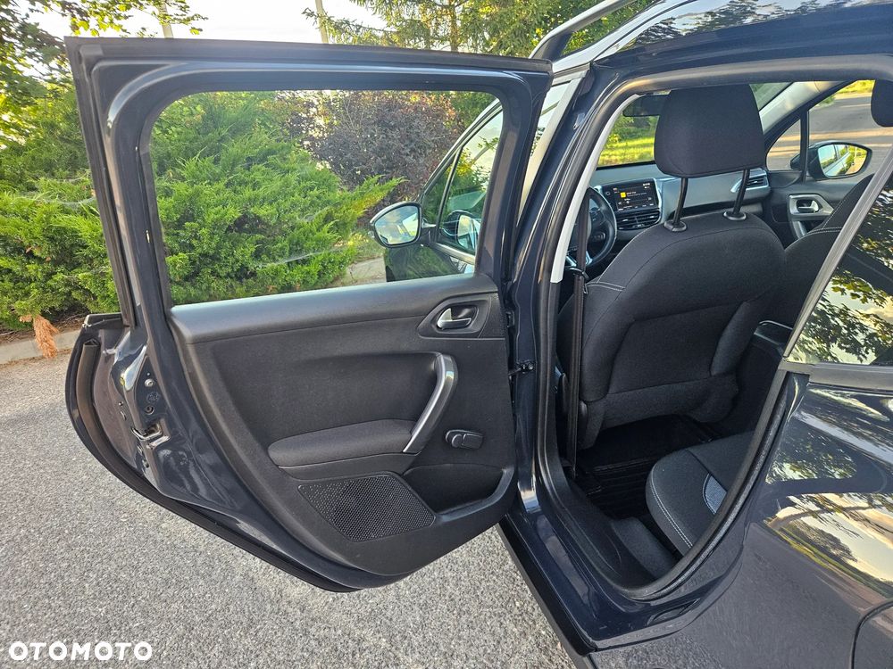 Peugeot 2008 PureTech 82 Style - 38