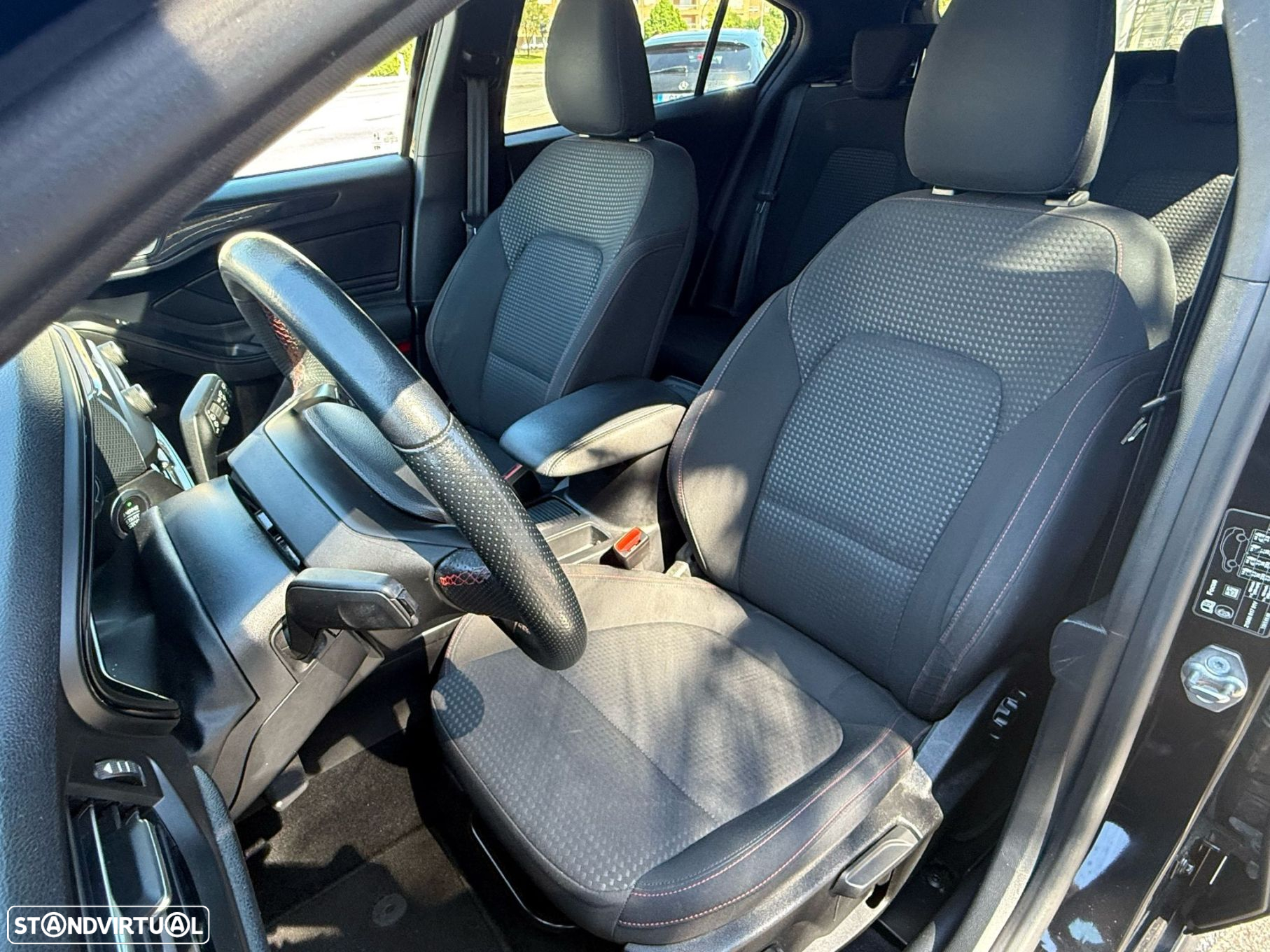 Ford Focus 1.0 EcoBoost ST-Line - 14