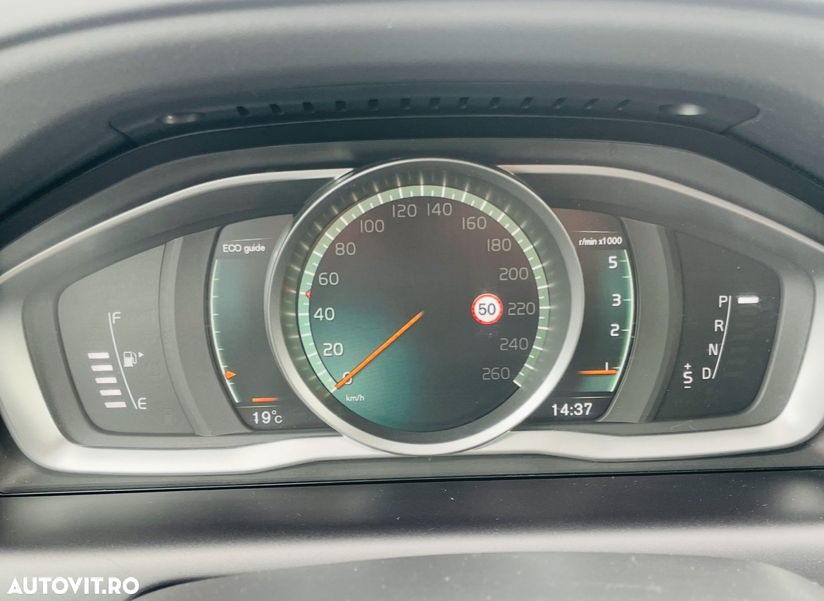 Volvo XC 60 D4 AWD Geartronic RDesign - 8