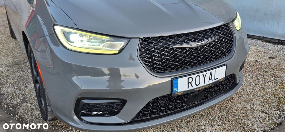 Chrysler Pacifica - 12