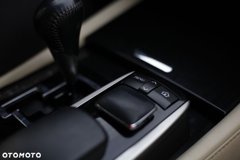 Lexus GS - 9