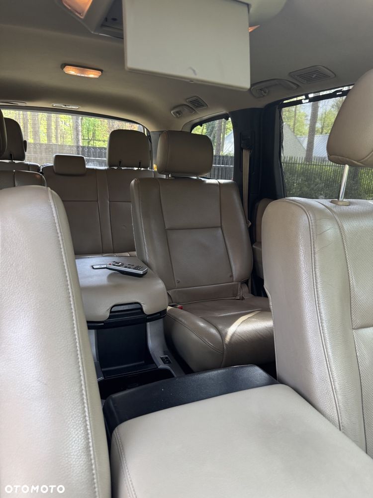 Toyota Sequoia - 14