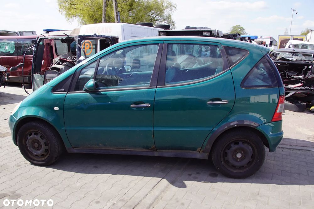 Auto na części - Mercedes A-Klasa W168 1.4 82 KM 166940 716501 282 1998R Silnik Skrzynia Drzwi Maska Błotnik Klapa Zderzak Lusterko Lampa Klamka Szyba Deska Kokpit Sterownik Moduł Czujnik Licznik Panel Kierownica - 3
