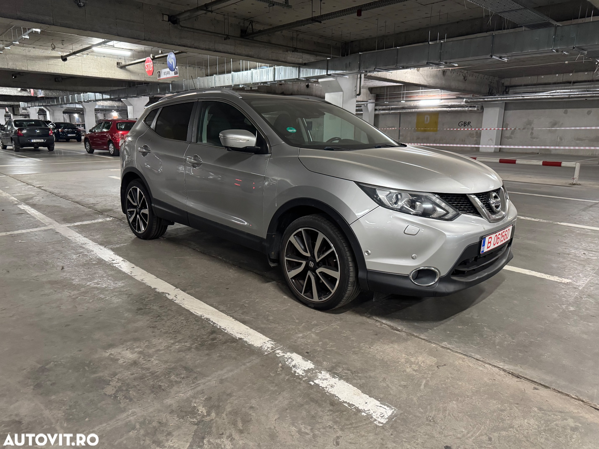 Nissan Qashqai 1.6 DCI Start/Stop X-TRONIC Tekna - 2