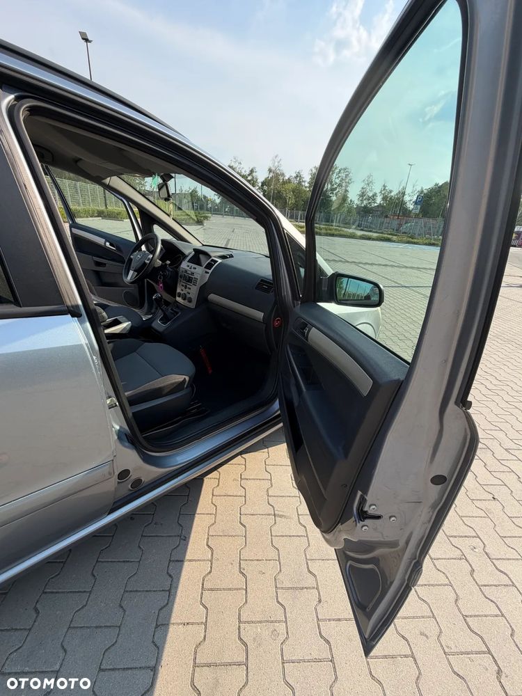 Opel Zafira 1.8 Essentia - 11
