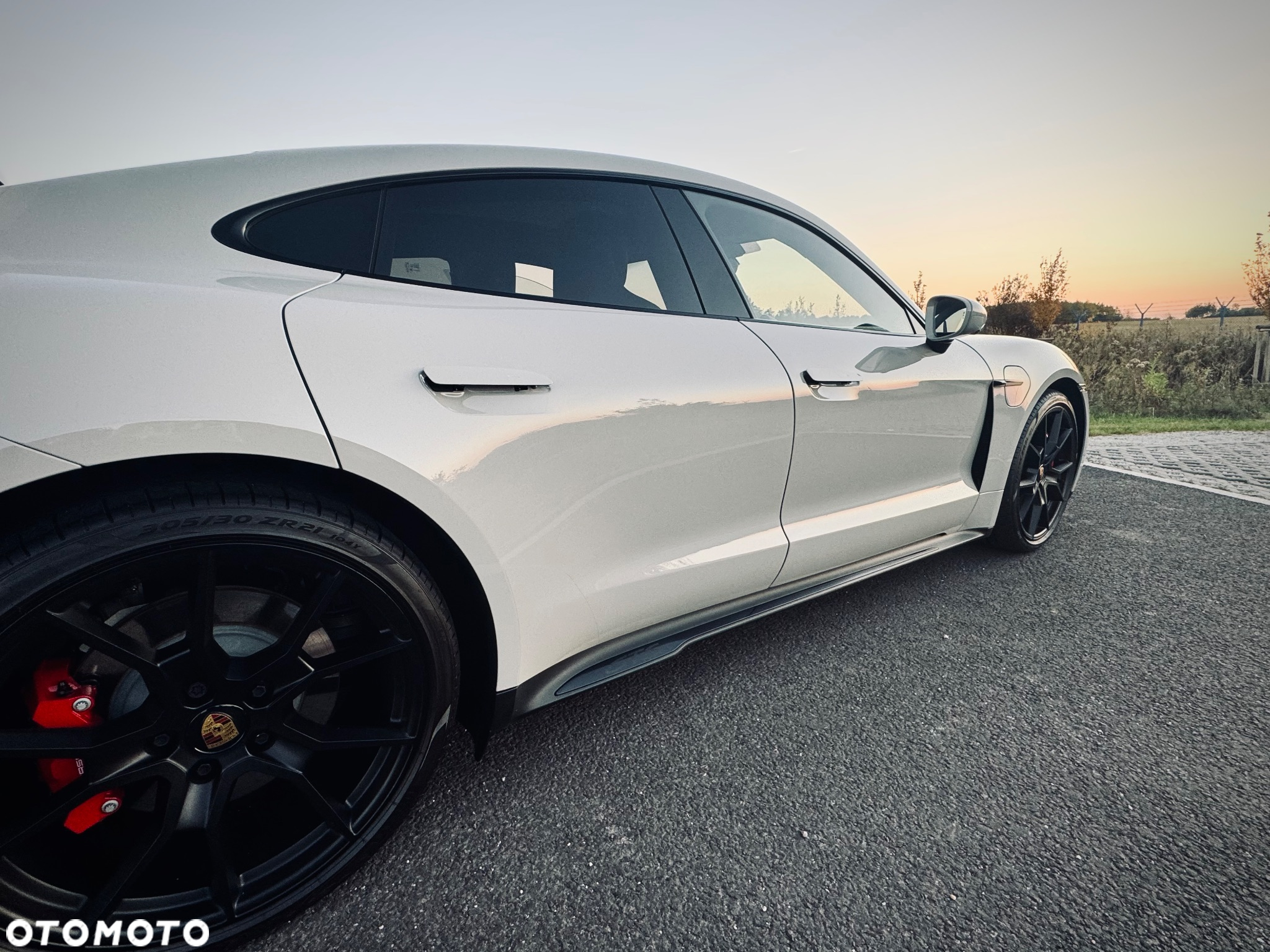 Porsche Taycan GTS - 24