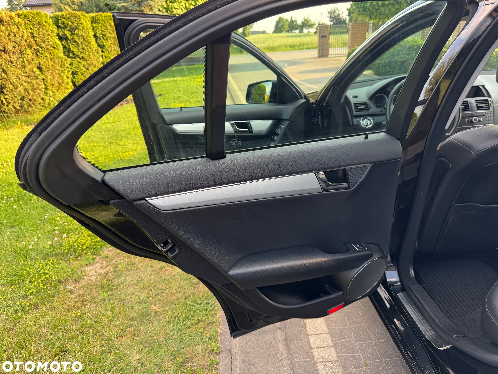 Mercedes-Benz Klasa C 180 T CGI Automatik BlueEFFICIENCY - 21