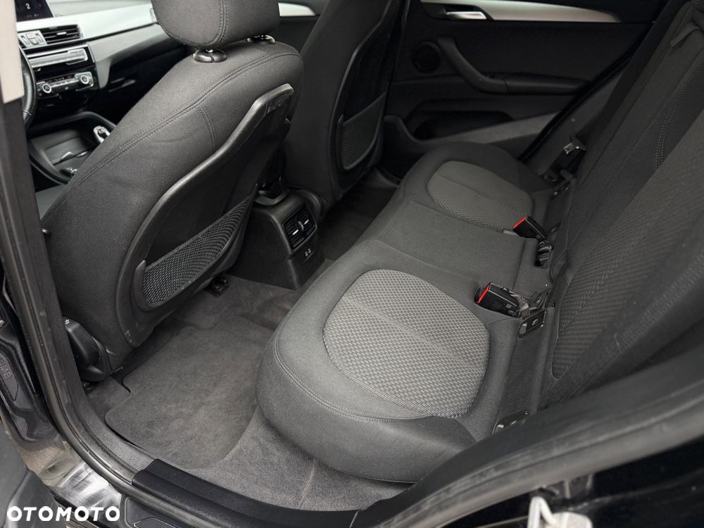 BMW X1 sDrive18d - 12