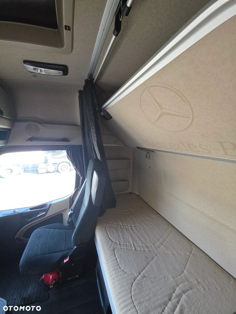 Mercedes-Benz 1845 - 21