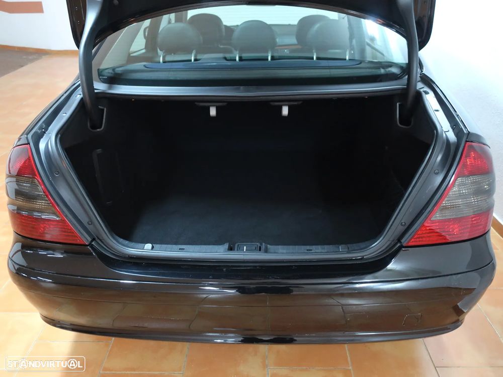 Mercedes-Benz E 200 CDi Classic - 10