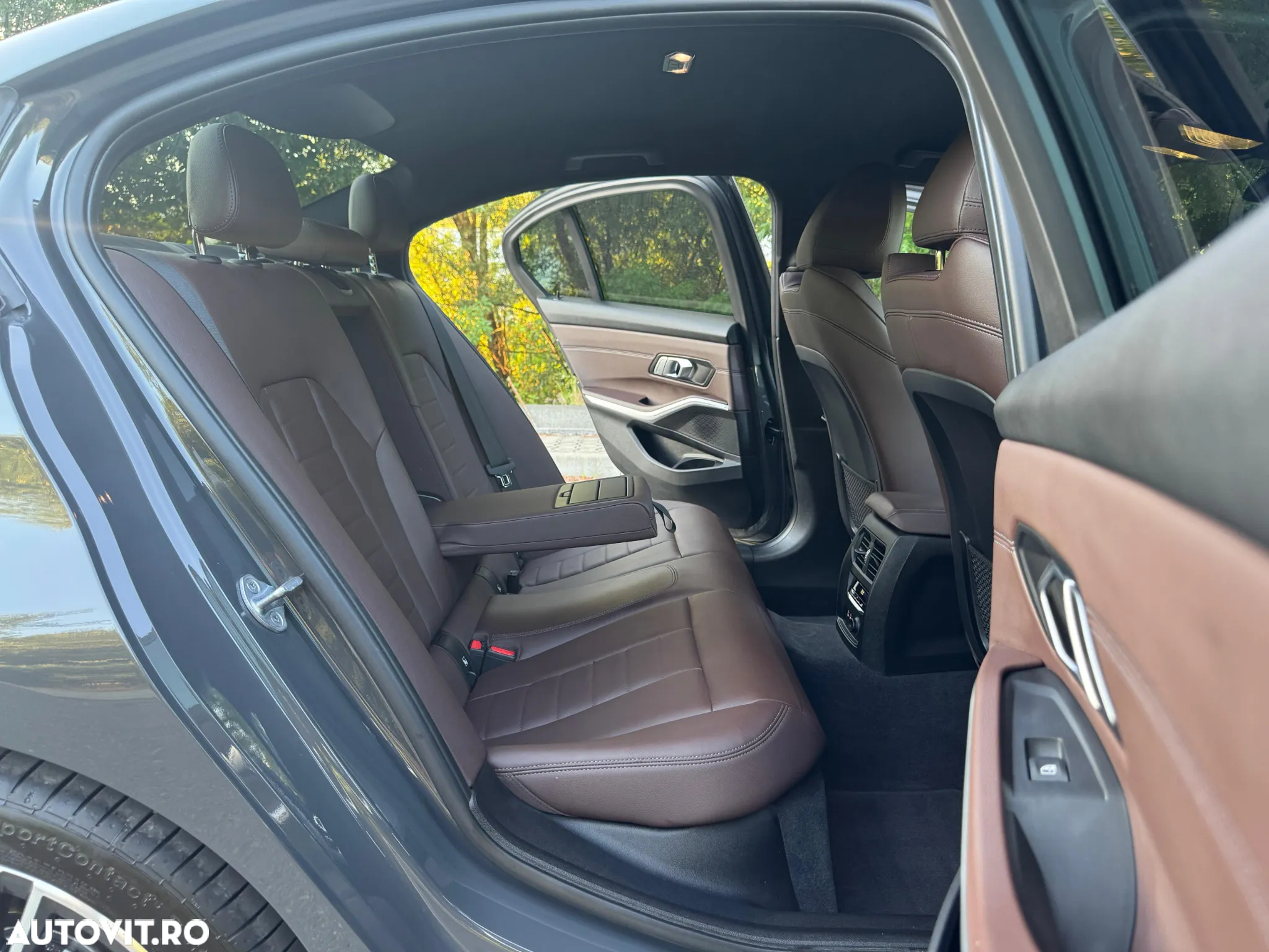 BMW Seria 3 318d Aut. M Sport - 35