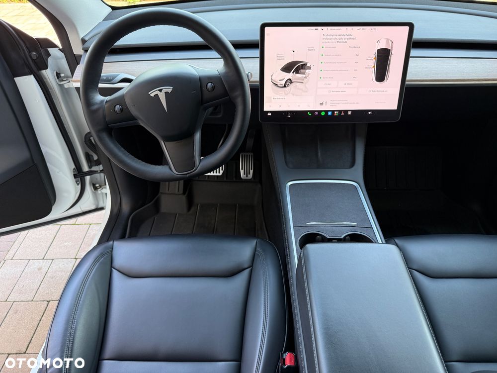Tesla Model Y Long Range AWD - 5