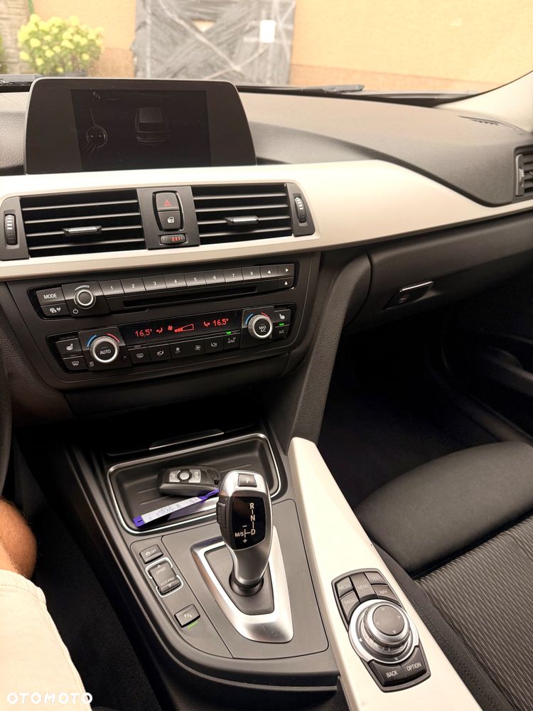BMW Seria 3 320d - 21