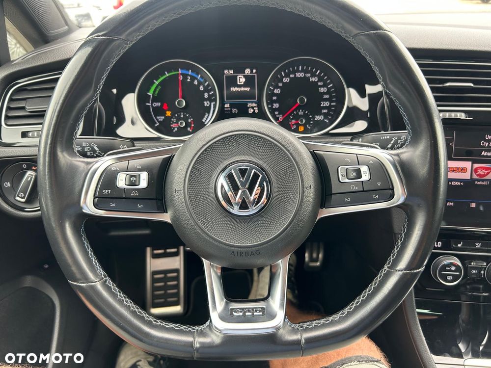 Volkswagen Golf - 29