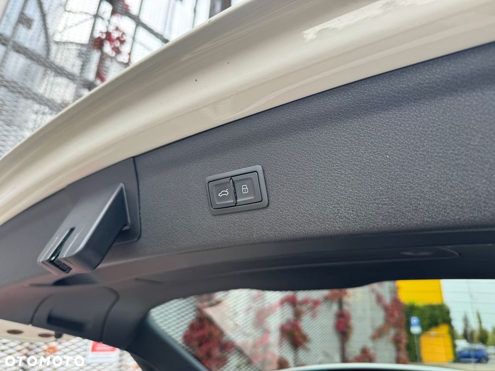 Audi Q3 2.0 TFSI quattro S tronic - 31