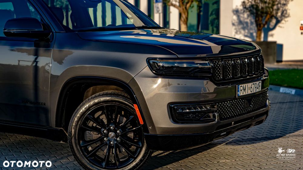 Jeep Wagoneer - 7