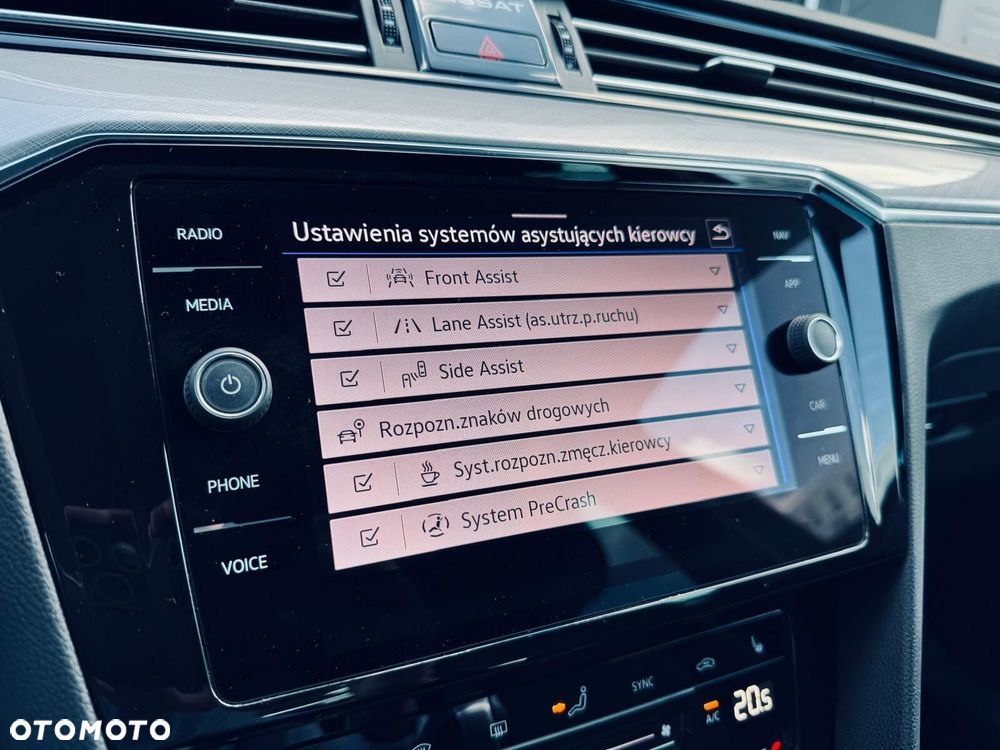 Volkswagen Passat 2.0 TDI SCR DSG Business - 29