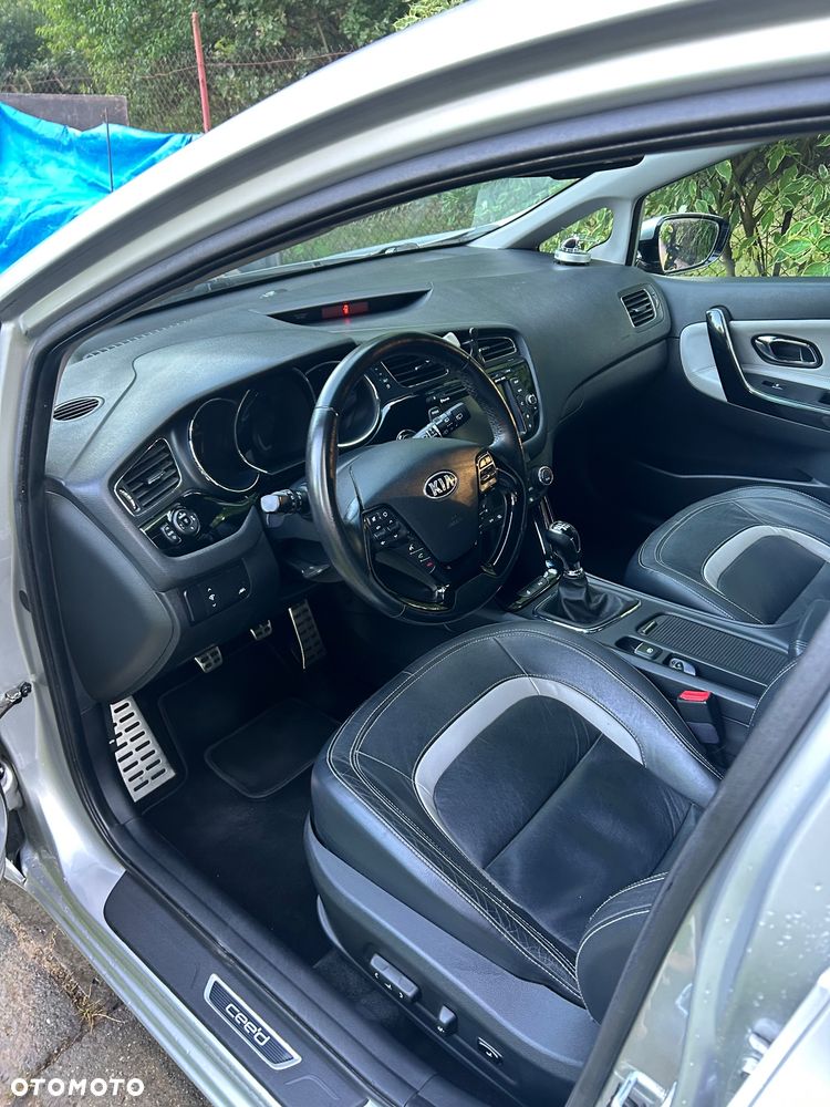Kia Ceed - 14