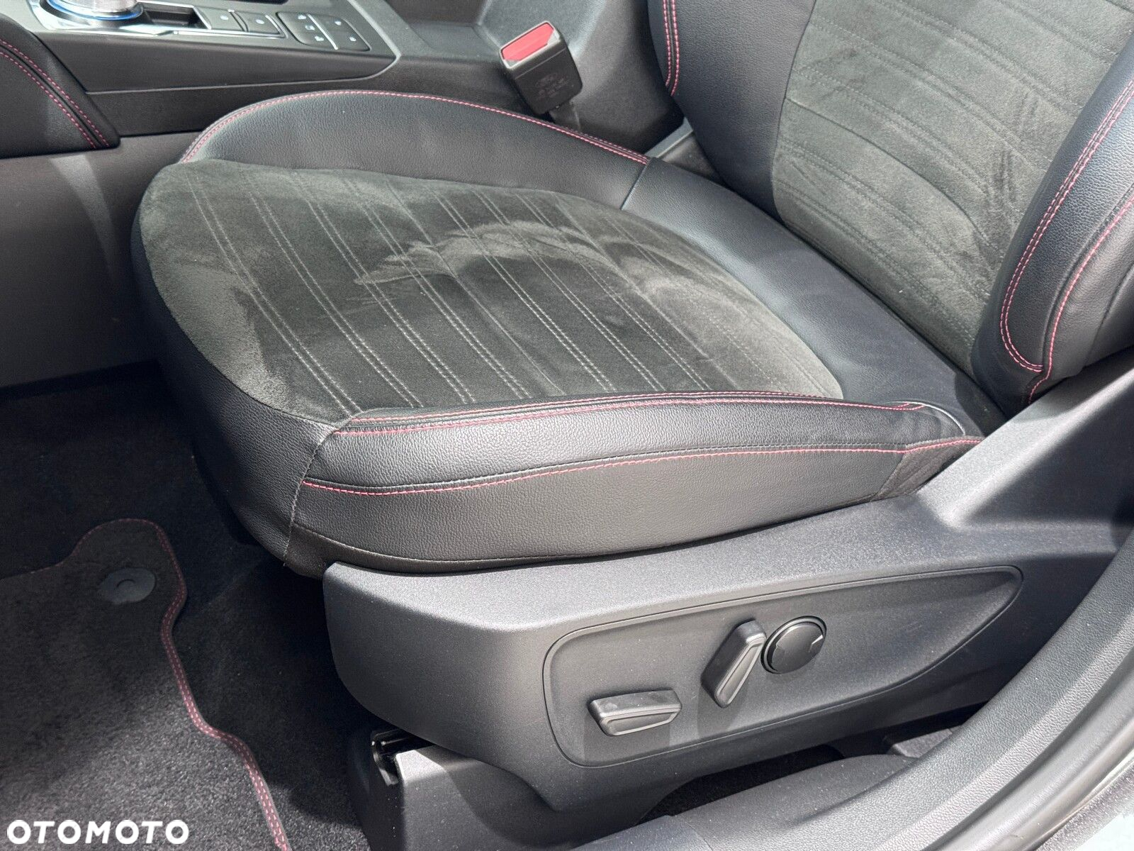 Ford Kuga - 11