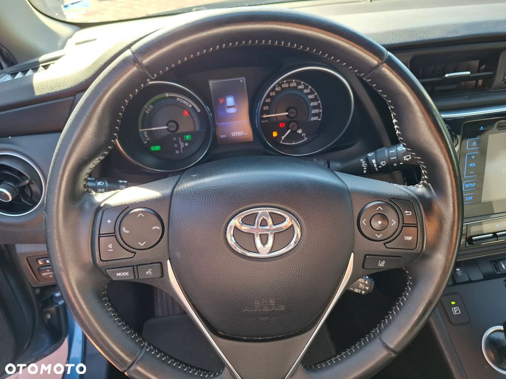 Toyota Auris 1.8 HSD Luna - 19