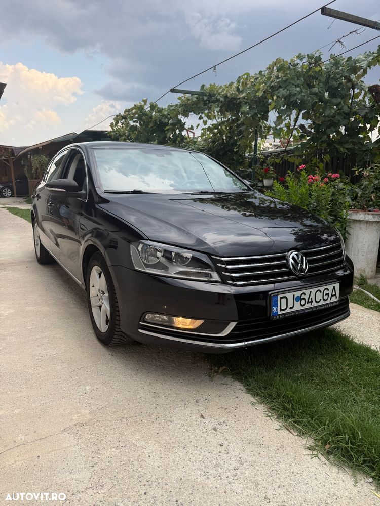 Volkswagen Passat - 1