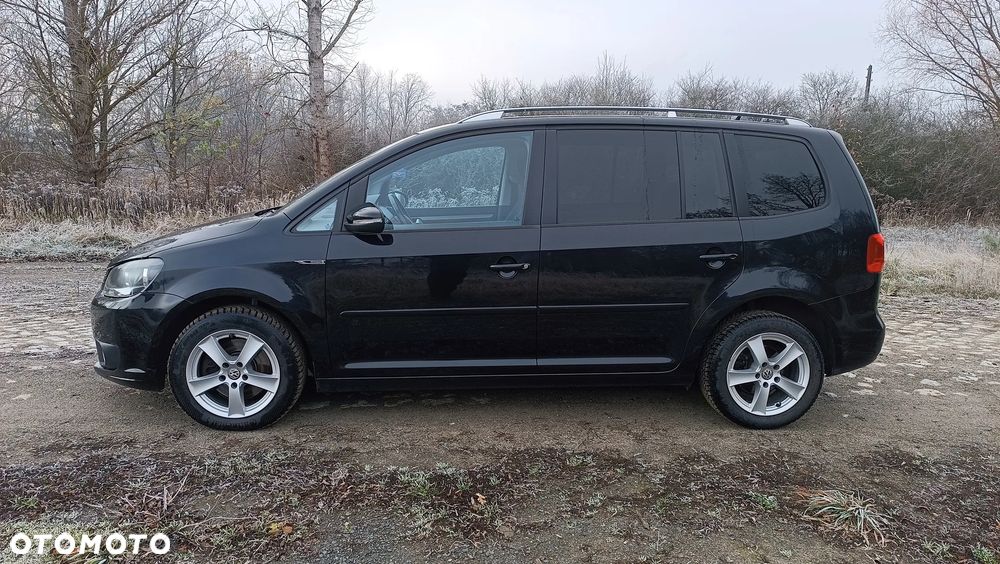 Volkswagen Touran - 11