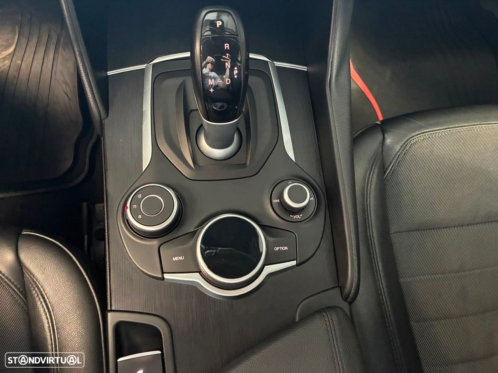 Alfa Romeo Giulia 2.2 D Super AT8 - 30