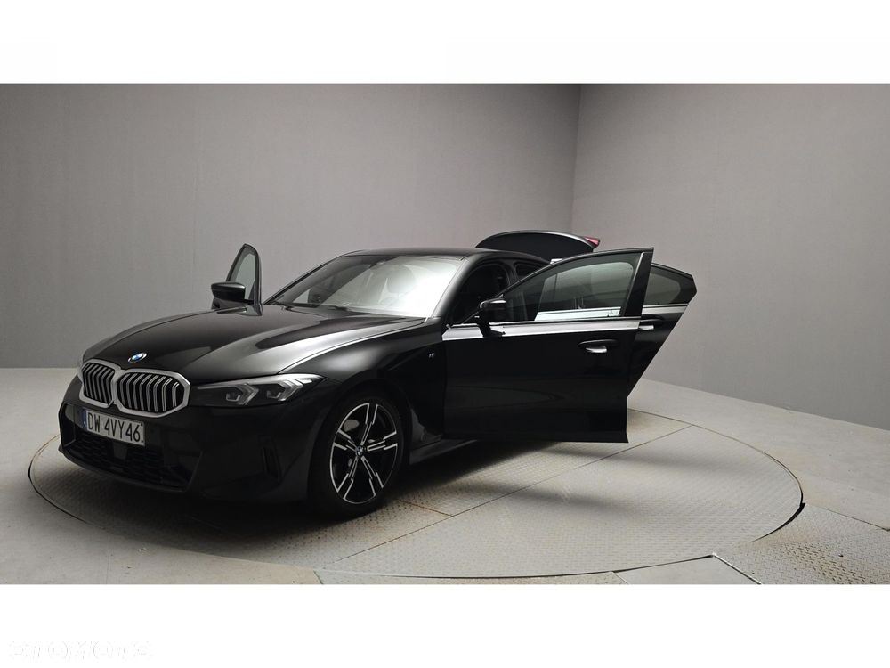 BMW Seria 3 320d xDrive mHEV M Sport - 13